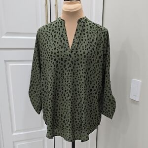 Lush Green 3/4 Sleeve Relaxed Blouse with Mandarin Collar